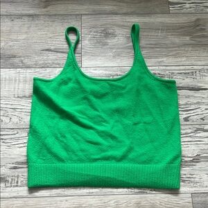 ⭐️Super cute Old Navy knit crop top NWT